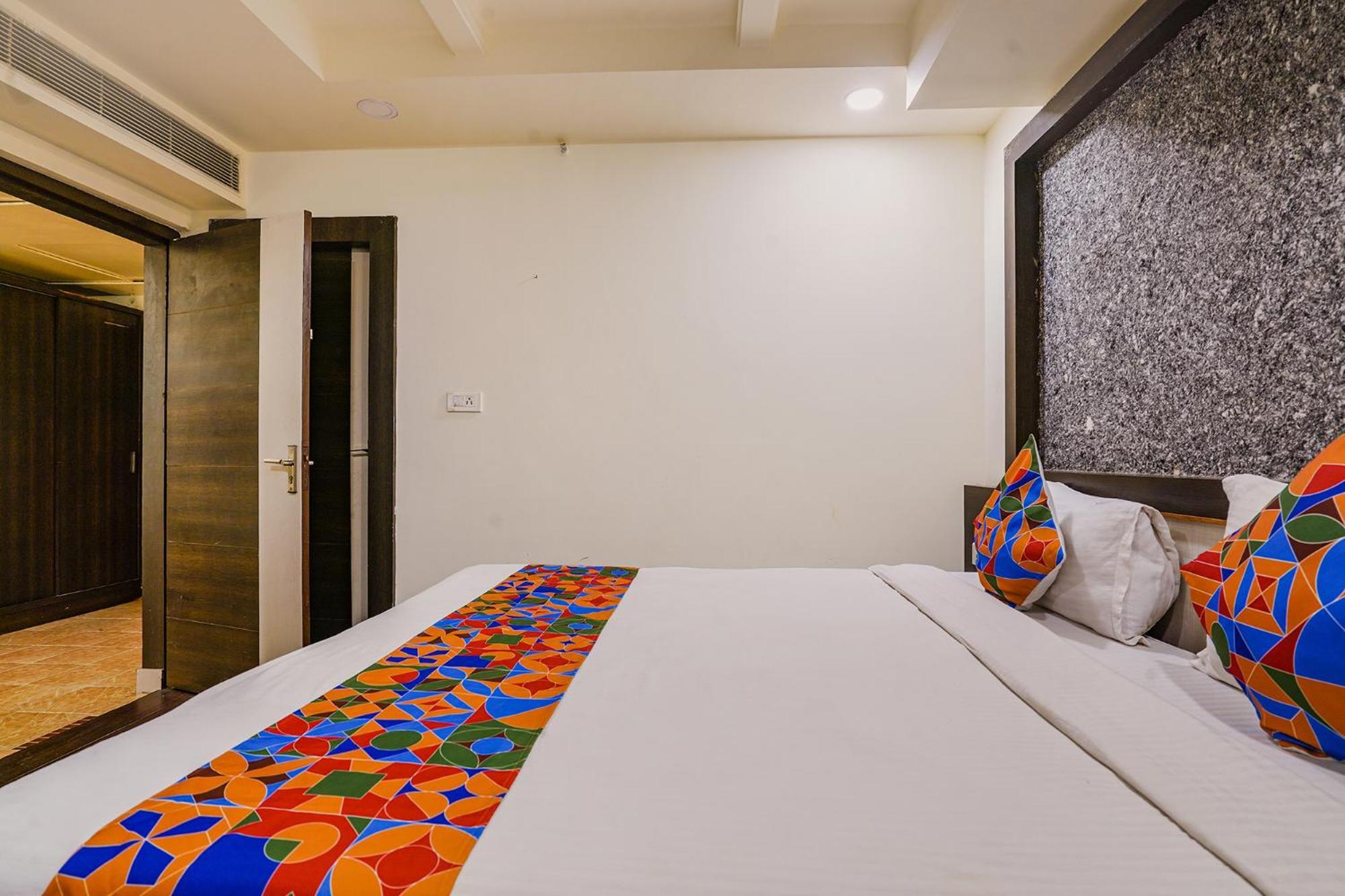 Fabhotel Golden Way Vijayawada Exterior photo